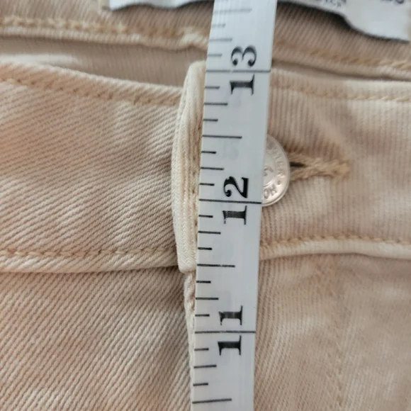 HOLLISTER cream Jeans. Womans 33x35 - Picture 6 of 9